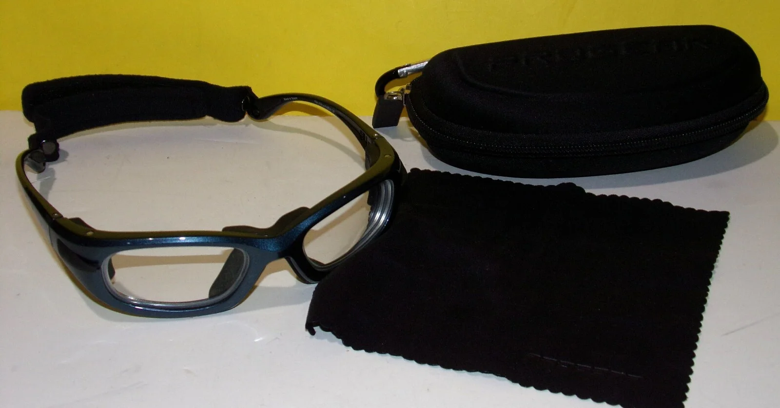 PROGEAR Eyeguard Padded Sports Frames Blue EG-L1030 W/ Strap and case